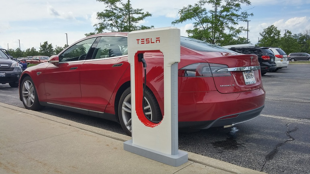 tesla-lego-supercharger