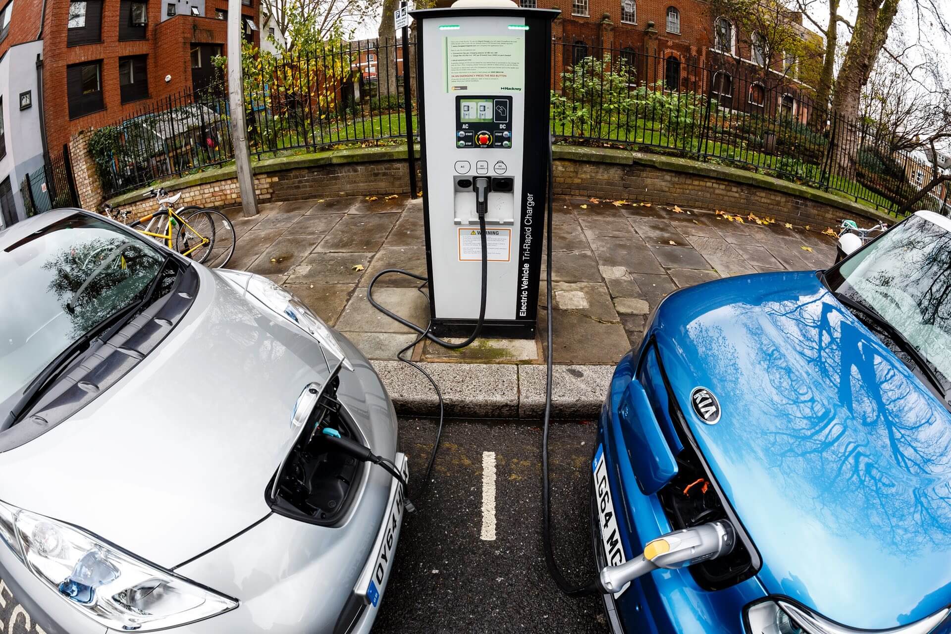 Electric cars and solar power could halt fossil fuel growth by 2020