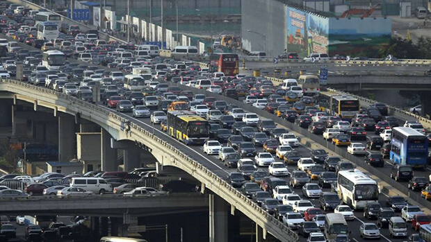 Singapore to cap number of cars allowed on roads from 2018