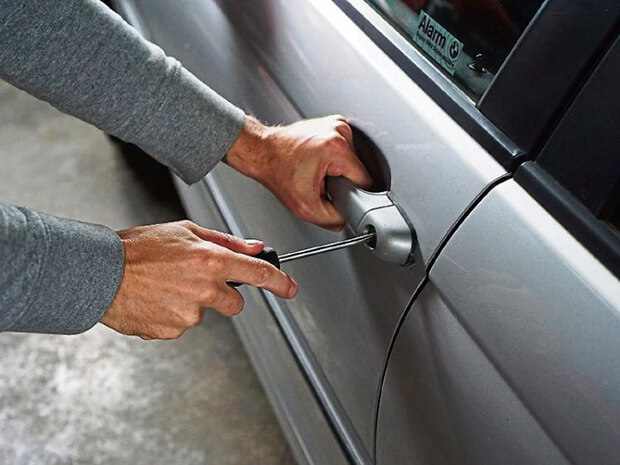 Gardai in Limerick are warning motorists to secure their cars as woman suffers 'opportunistic theft'