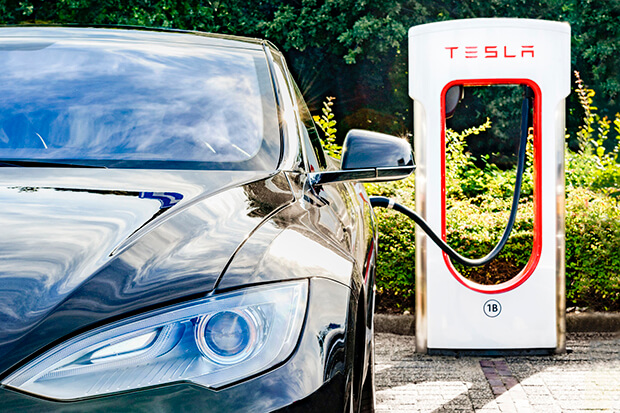 Tesla discourages commercial cars from using Superchargers