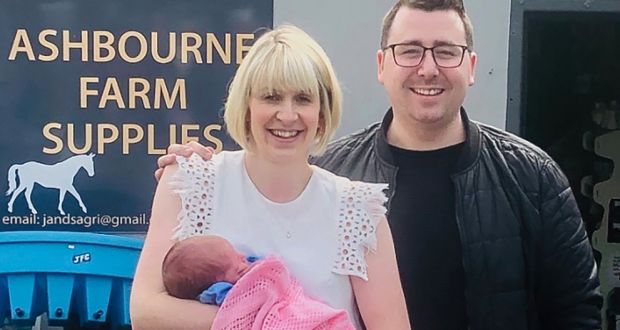 Mother who gave birth at a roadside garage thanks staff