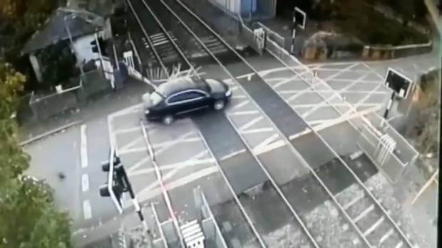 Level crossing near misses