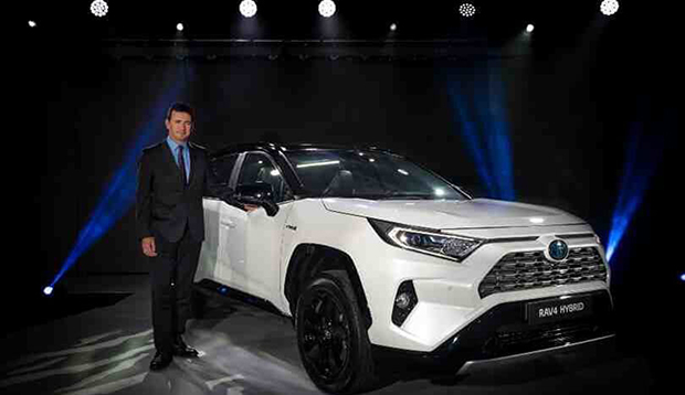 Toyota Ireland Chief Executive warns that buyers are being rushed into electric cars