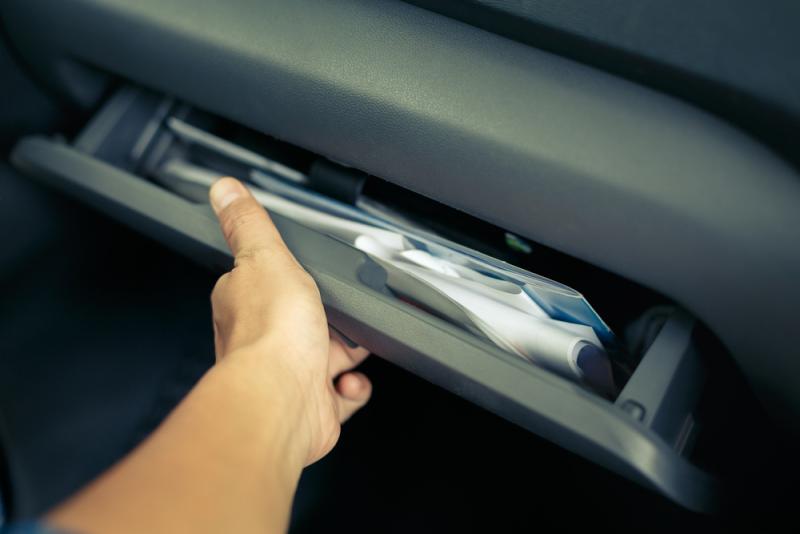 What Documents and Paperwork Should You Keep in Your Glove box?